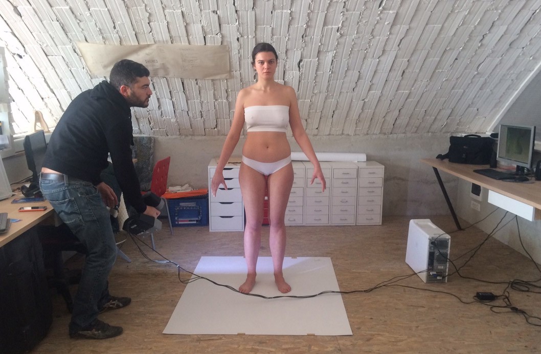 Artec MHT scanning session used to capture the Vitasnella projection subject